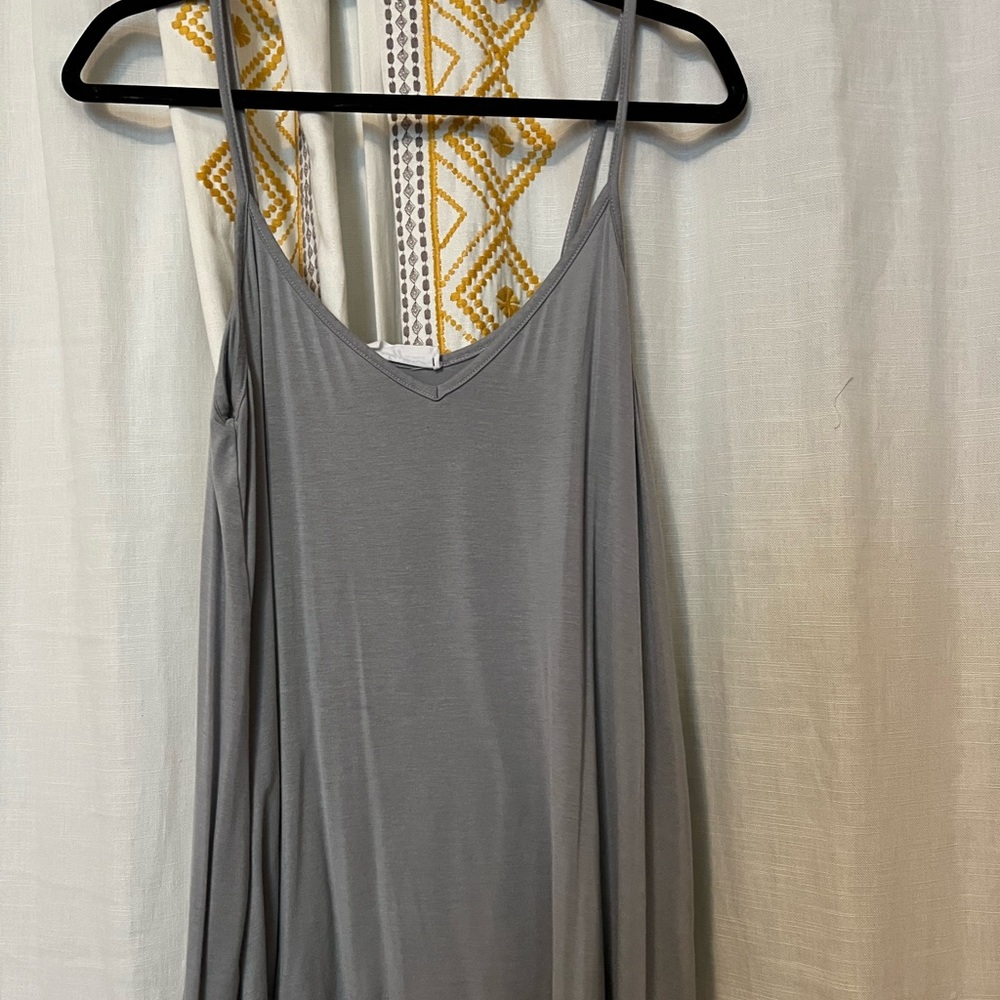 CJLA Carly Jean Los Angeles flowy v neck tank size small